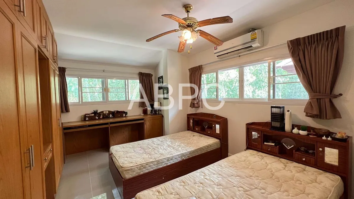 3 Bedroom Villa In East Pattaya - Tropical Village photo 12