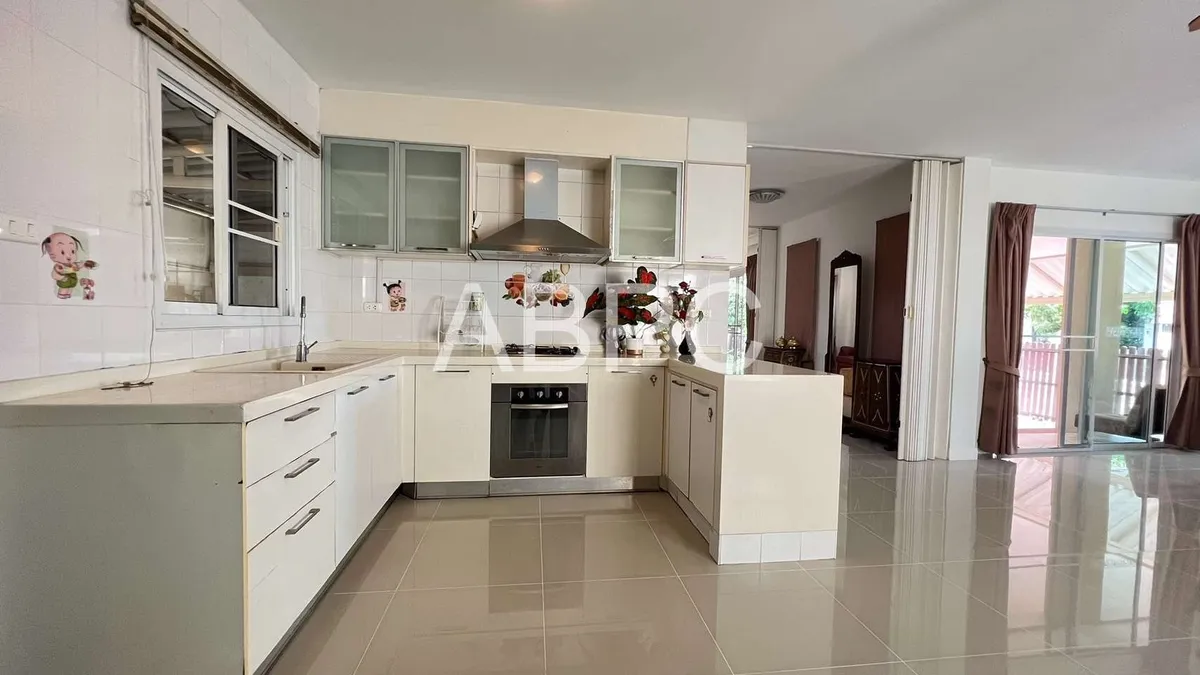 3 Bedroom Villa In East Pattaya - Tropical Village photo 7