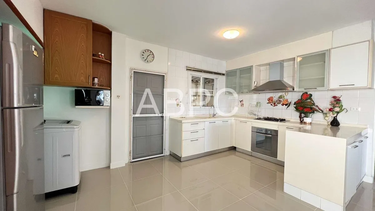 3 Bedroom Villa In East Pattaya - Tropical Village photo 8