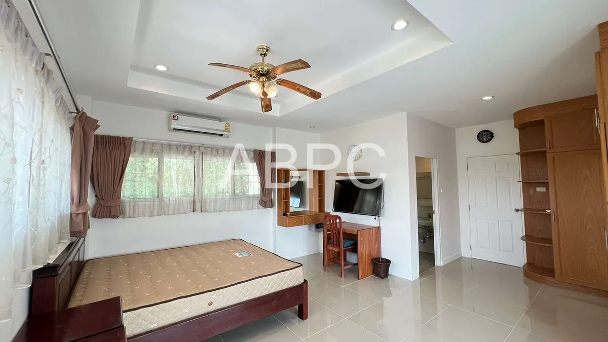 3 Bedroom Villa In East Pattaya - Tropical Village photo 10