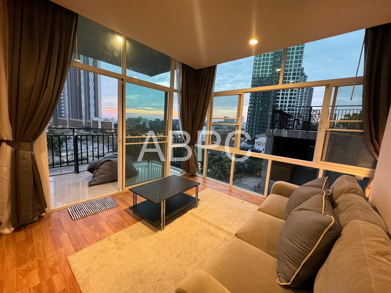 2 Bedroom Condo in Jomtien - The Grand