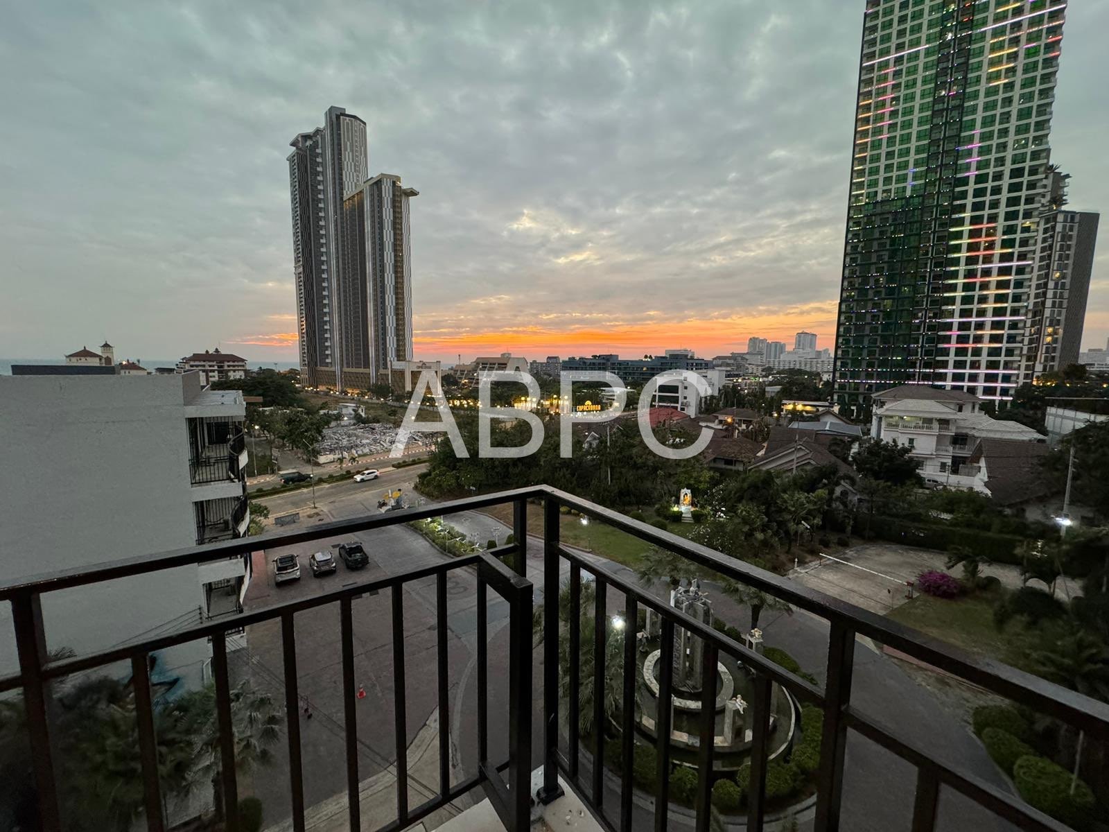 2 Bedroom Condo in Jomtien - The Grand photo 7