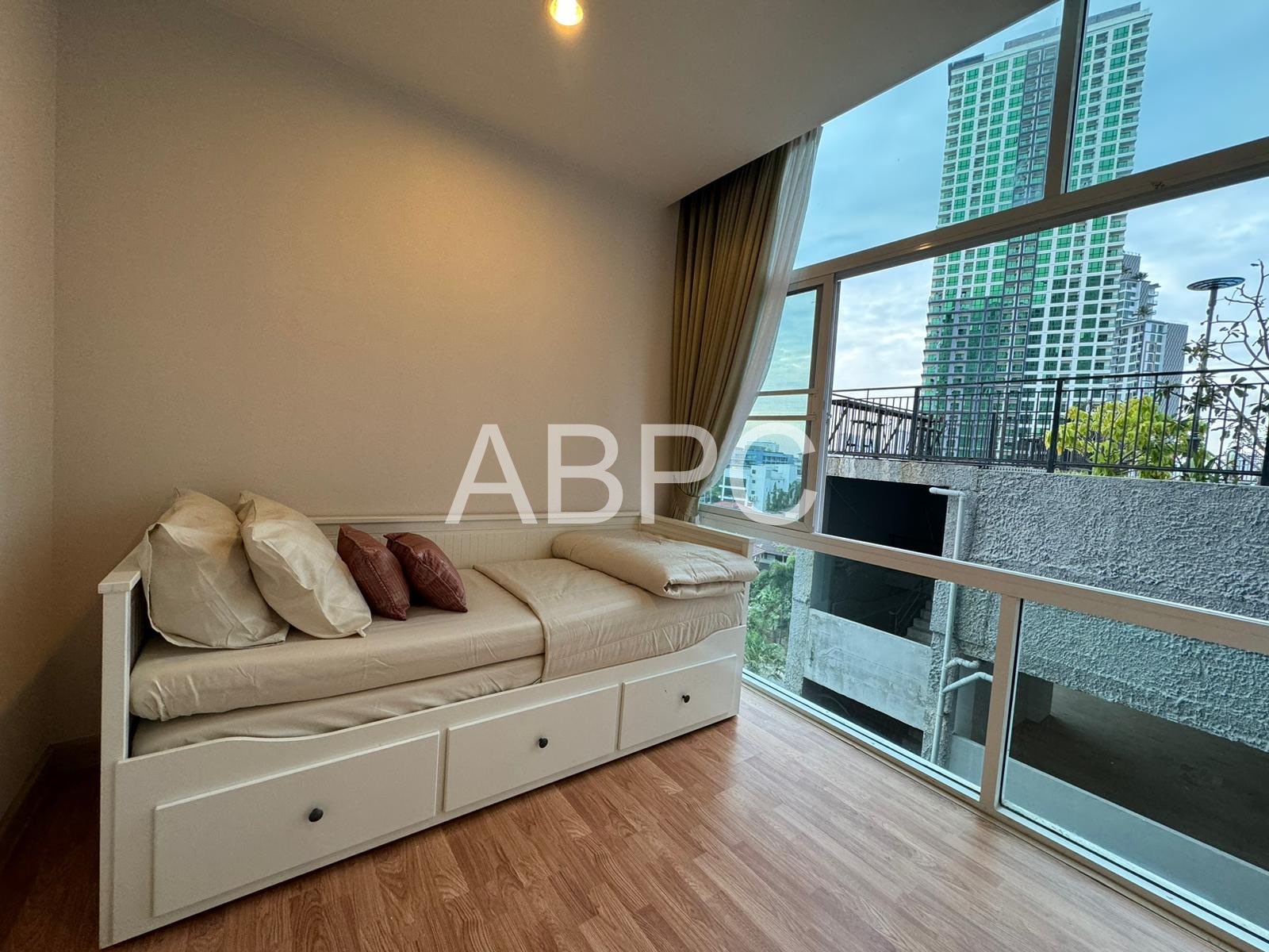 2 Bedroom Condo in Jomtien - The Grand photo 5