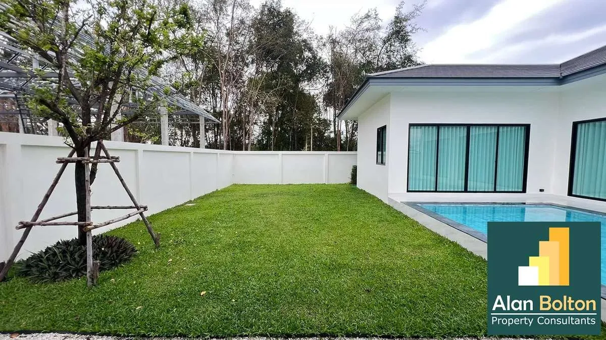Pool villa For Sale and rent 3 Bedrooms 4 Bathrooms in Mabprachan Area photo 18