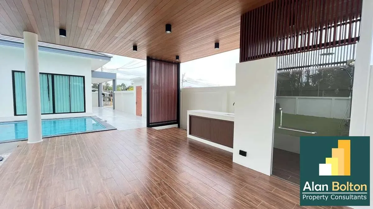 Pool villa For Sale and rent 3 Bedrooms 4 Bathrooms in Mabprachan Area photo 8