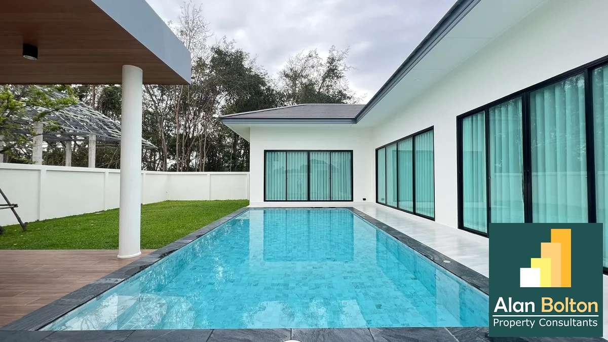 Pool villa For Sale and rent 3 Bedrooms 4 Bathrooms in Mabprachan Area photo 17