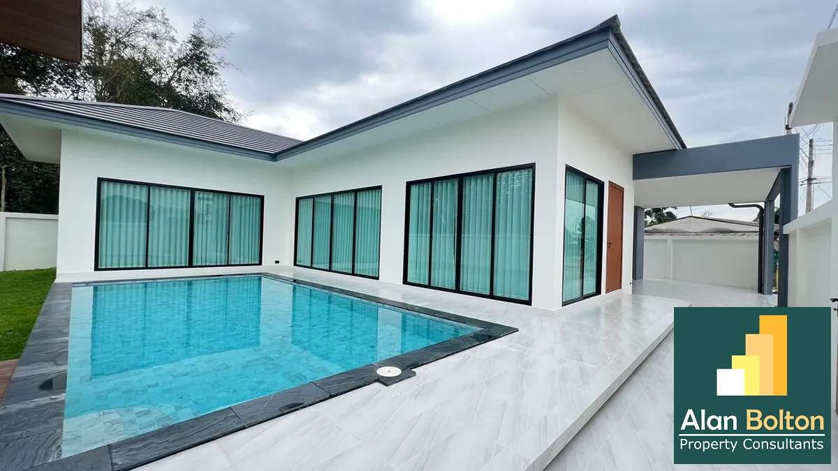 Pool villa For Sale and rent 3 Bedrooms 4 Bathrooms in Mabprachan Area