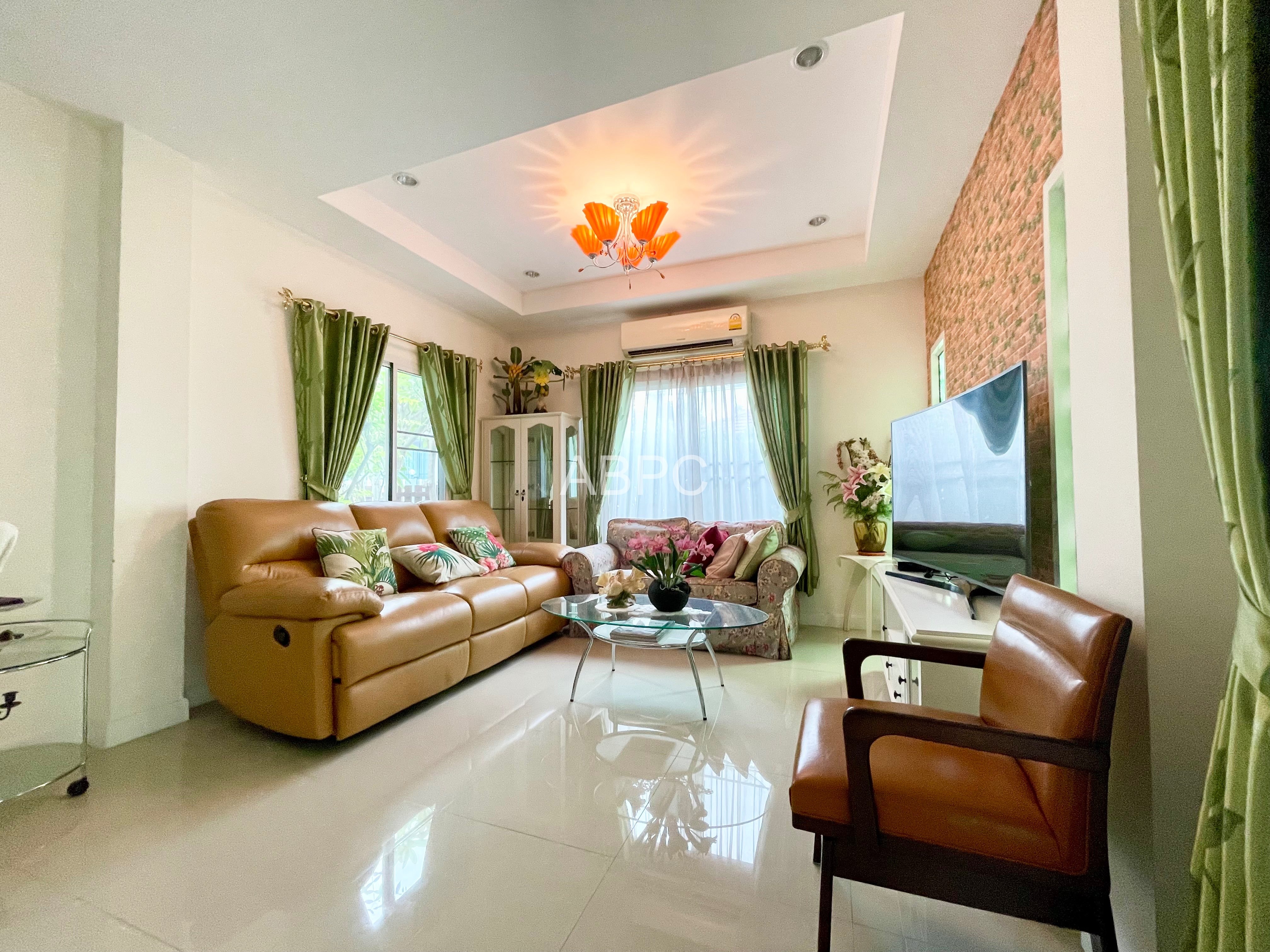 Large 5 Bedroom 5 Bathroom Property In Desirable Village For Sale photo 4