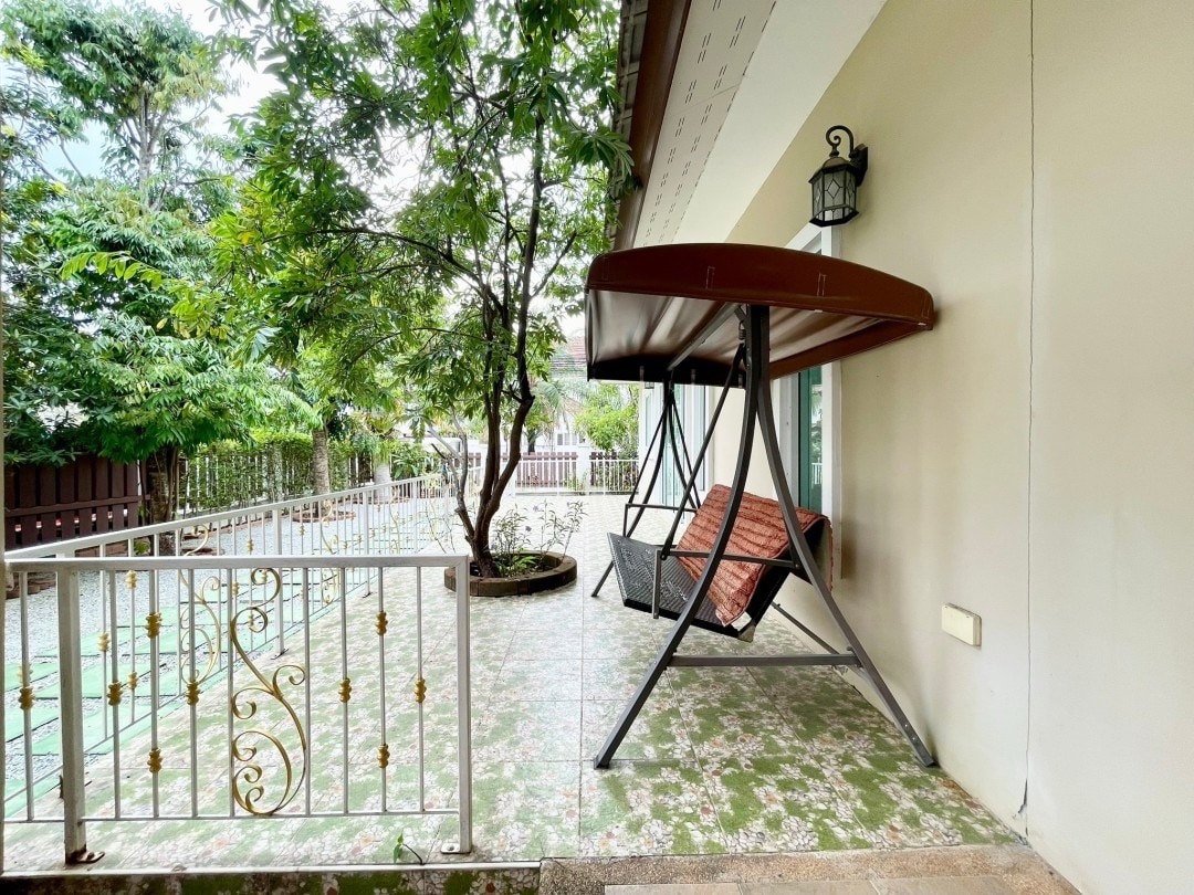 Large 5 Bedroom 5 Bathroom Property In Desirable Village For Sale photo 14