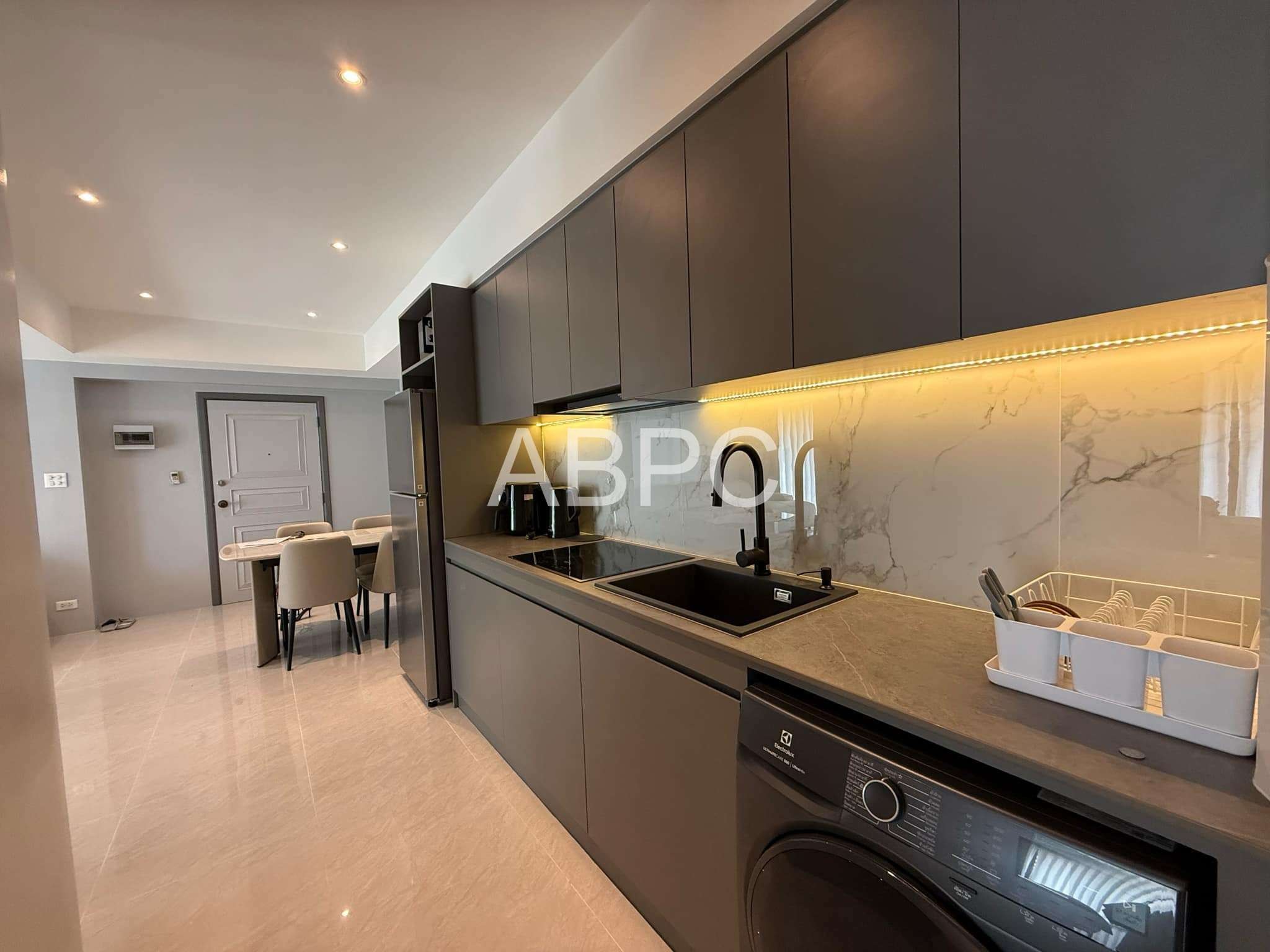Beautiful 1 Bedroom for Sale and Rent in Jomtien photo 4