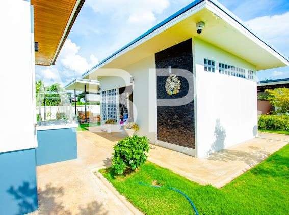 1.78 Rai Lot & Newer 3 Bed 2 Bath House in Buriram photo 9