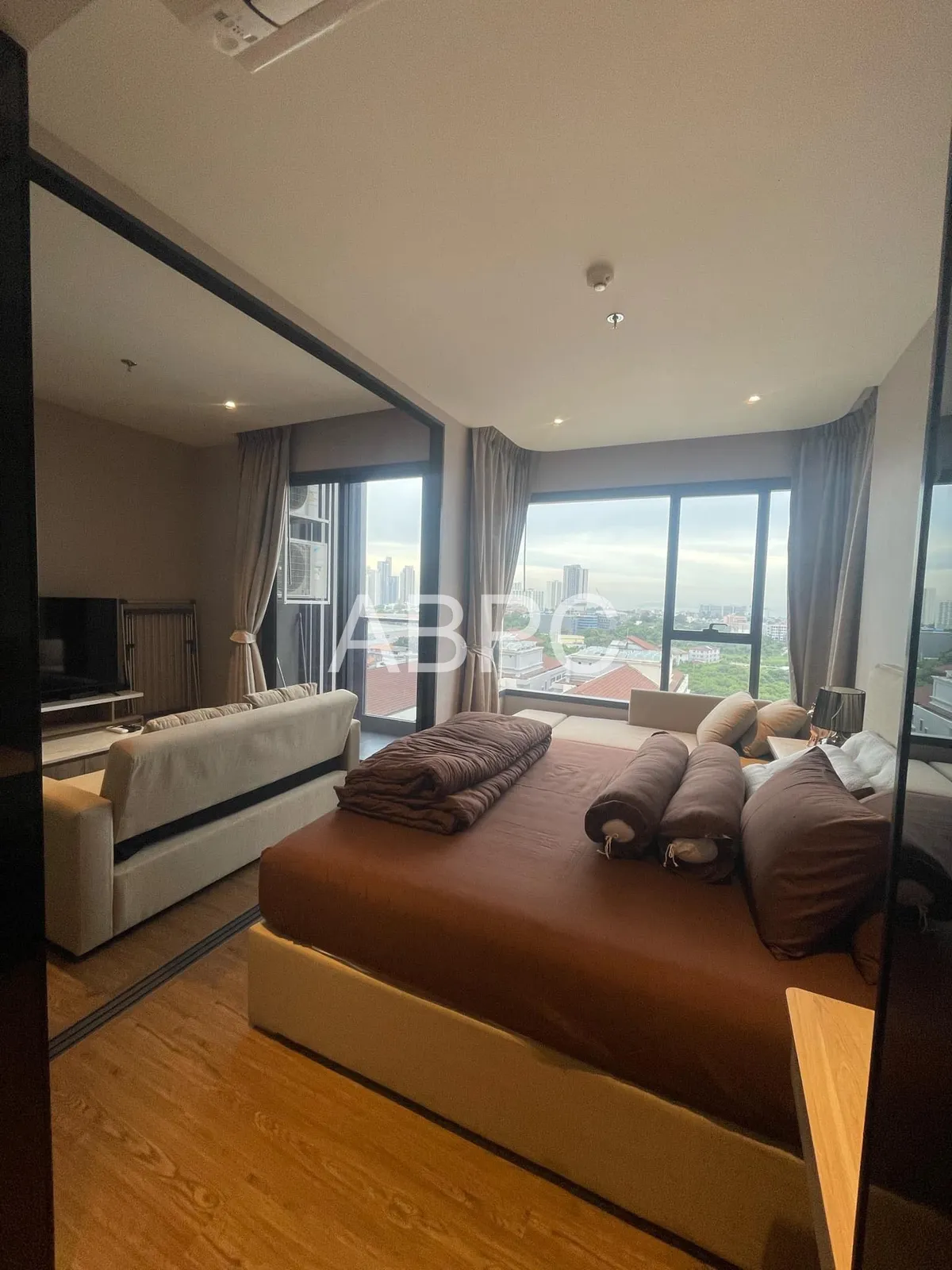 Luxury Condo For Rent in North Pattaya photo 6