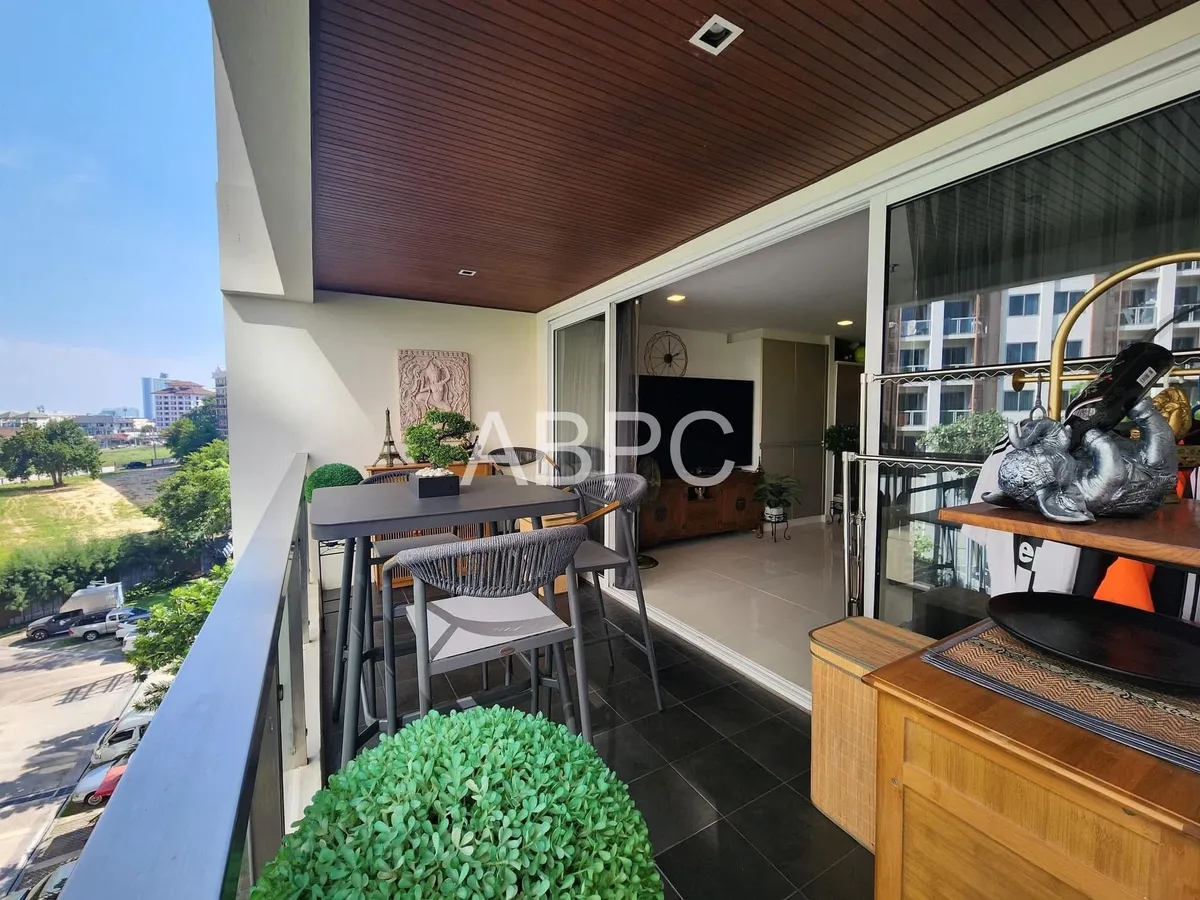 Stunning 1 bed Pattaya Heights photo 12