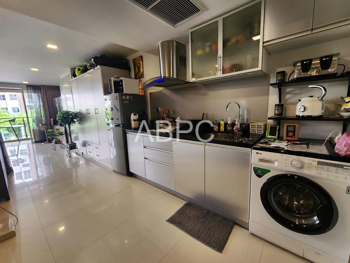 Stunning 1 bed Pattaya Heights photo 6