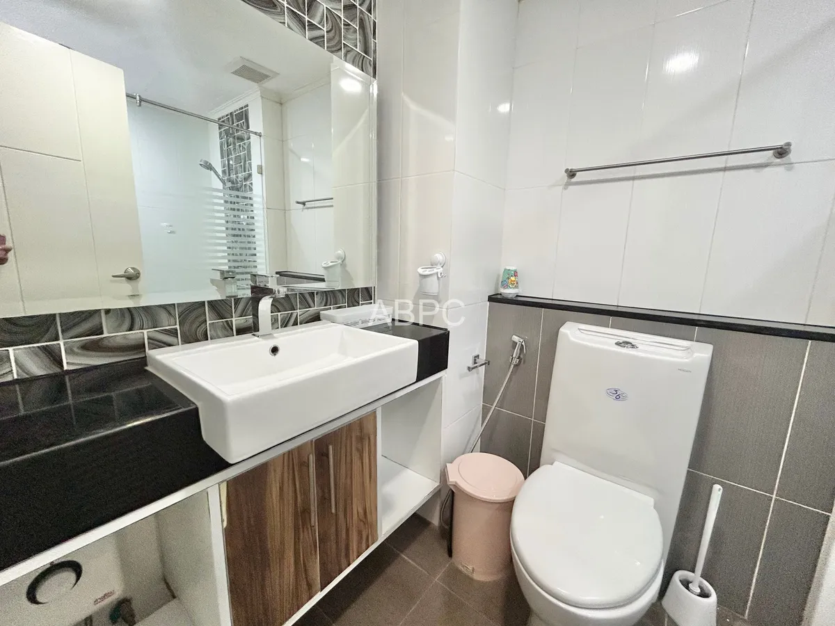 Studio Condo For Rent - Dusit Grand Park photo 8