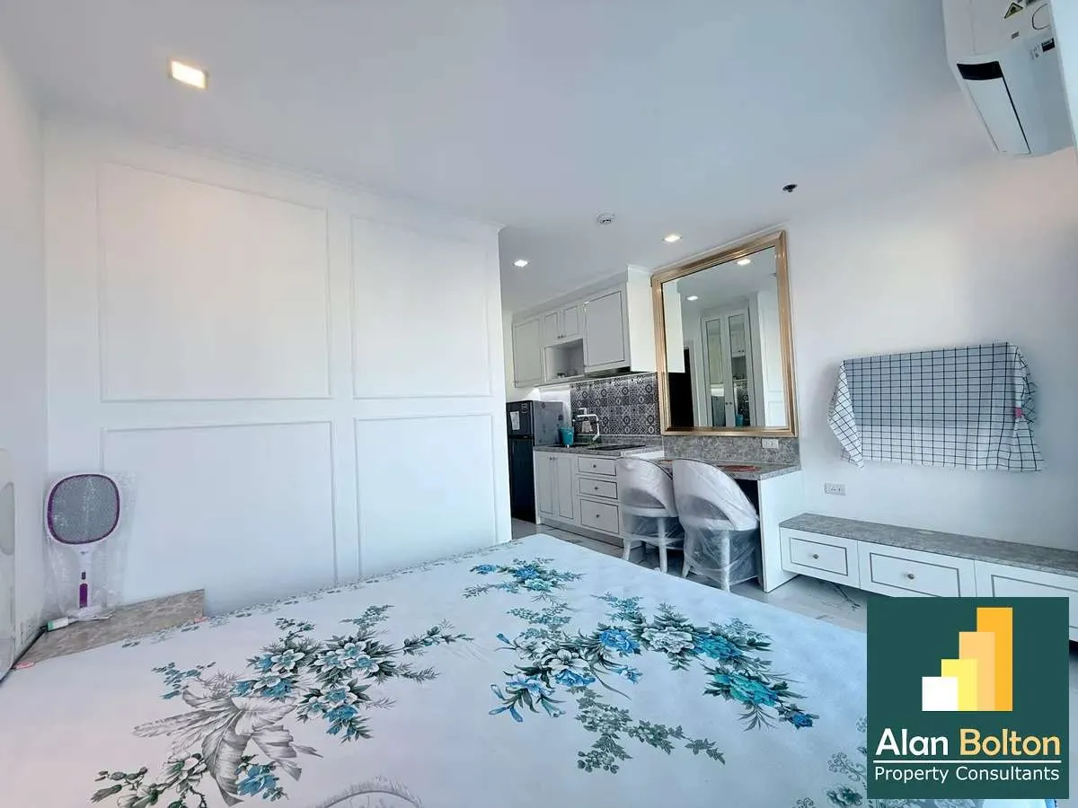 JUST IN A Modern studio for rent at Empire Jomtien photo 5