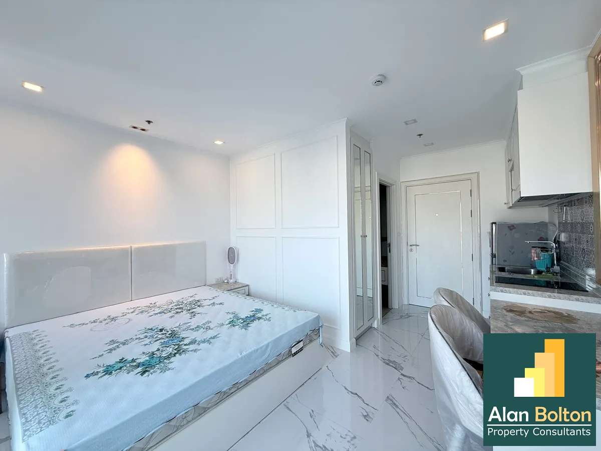 JUST IN A Modern studio for rent at Empire Jomtien photo 6