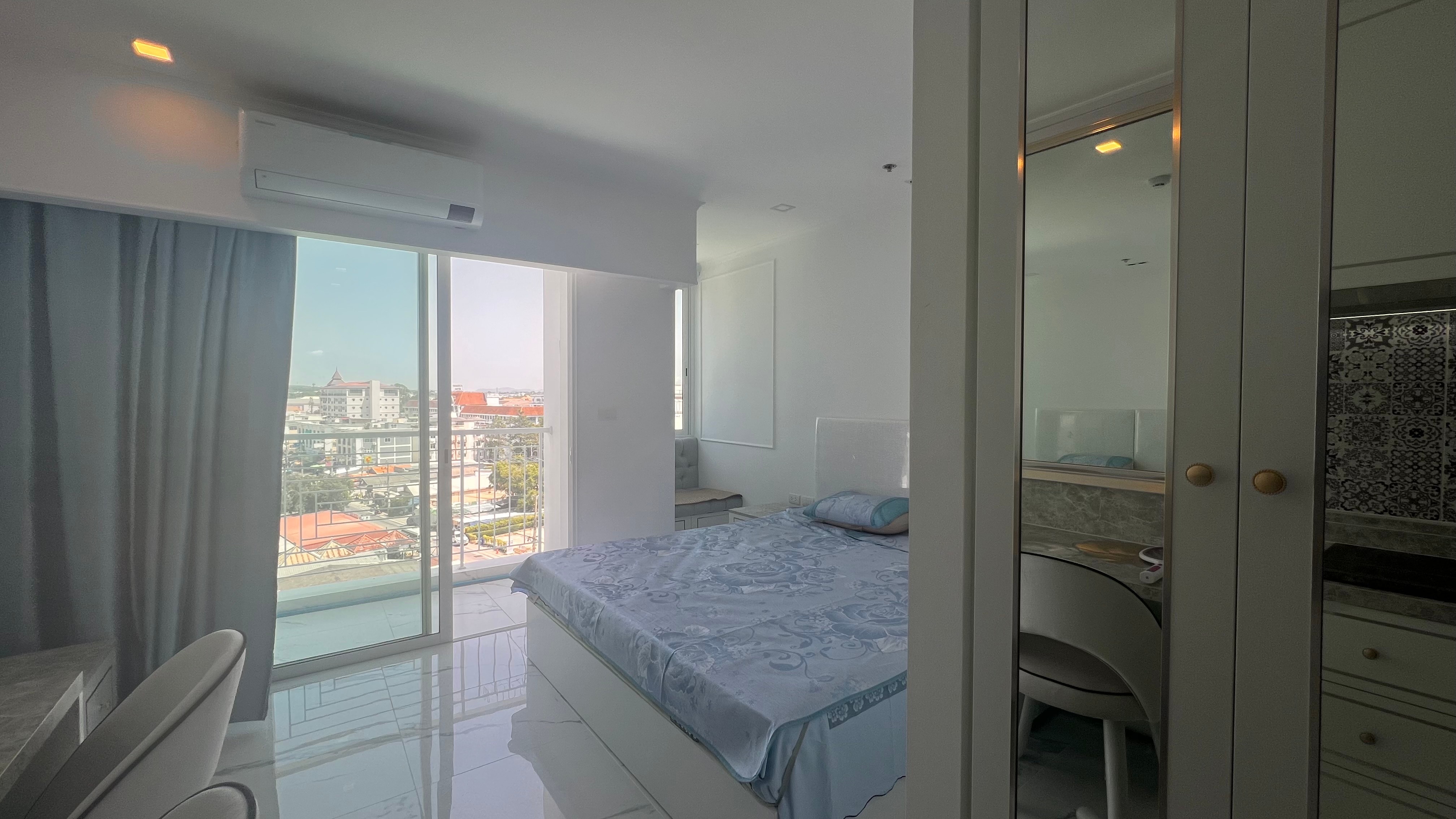JUST IN A Modern studio for rent at Empire Jomtien photo 15