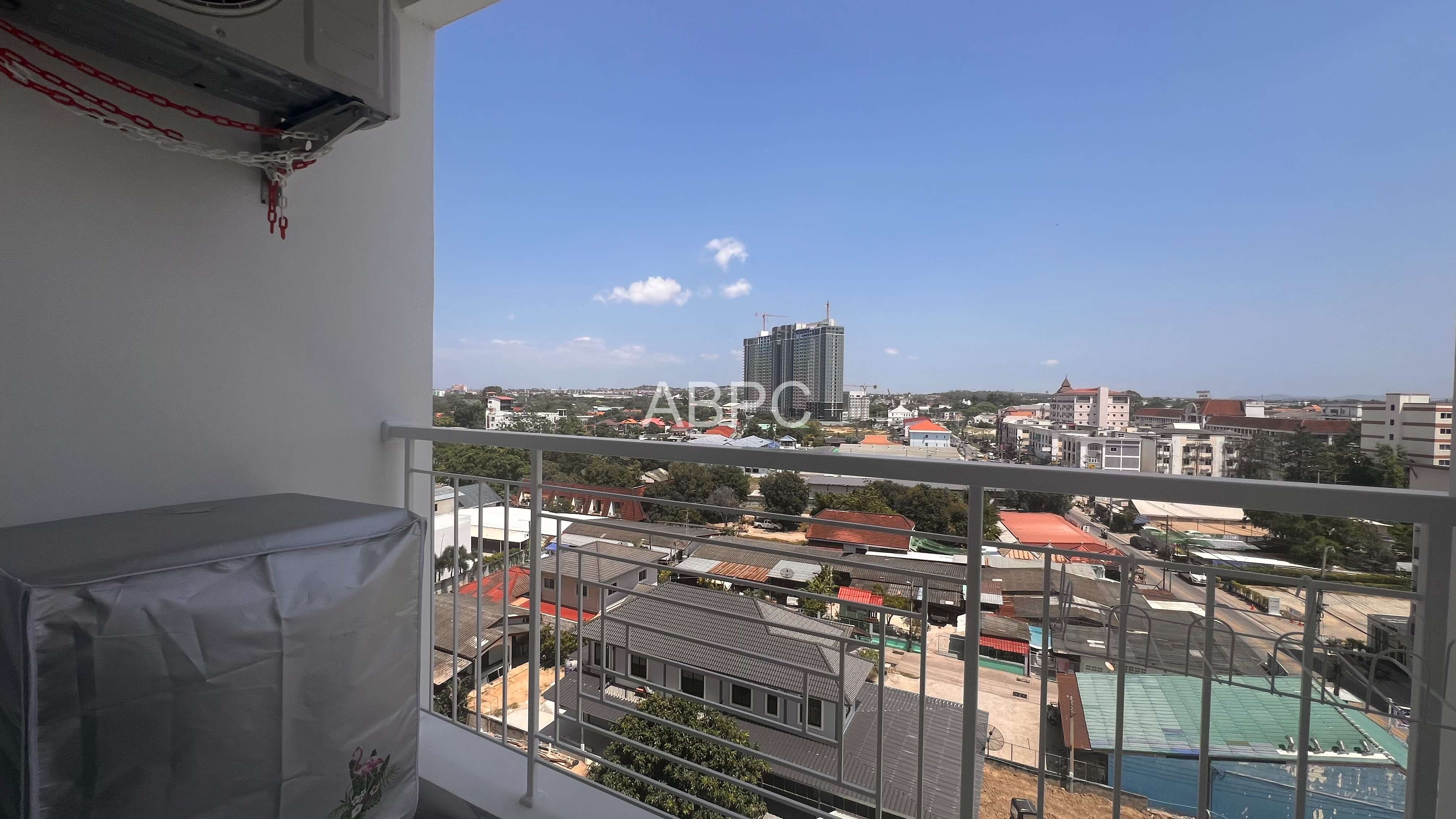 JUST IN A Modern studio for rent at Empire Jomtien photo 3