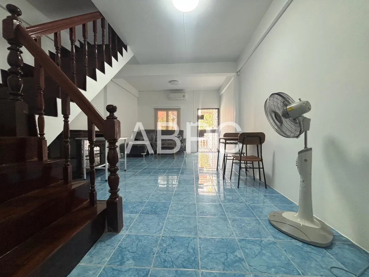 3 bedroom Townhouse for rent photo 2