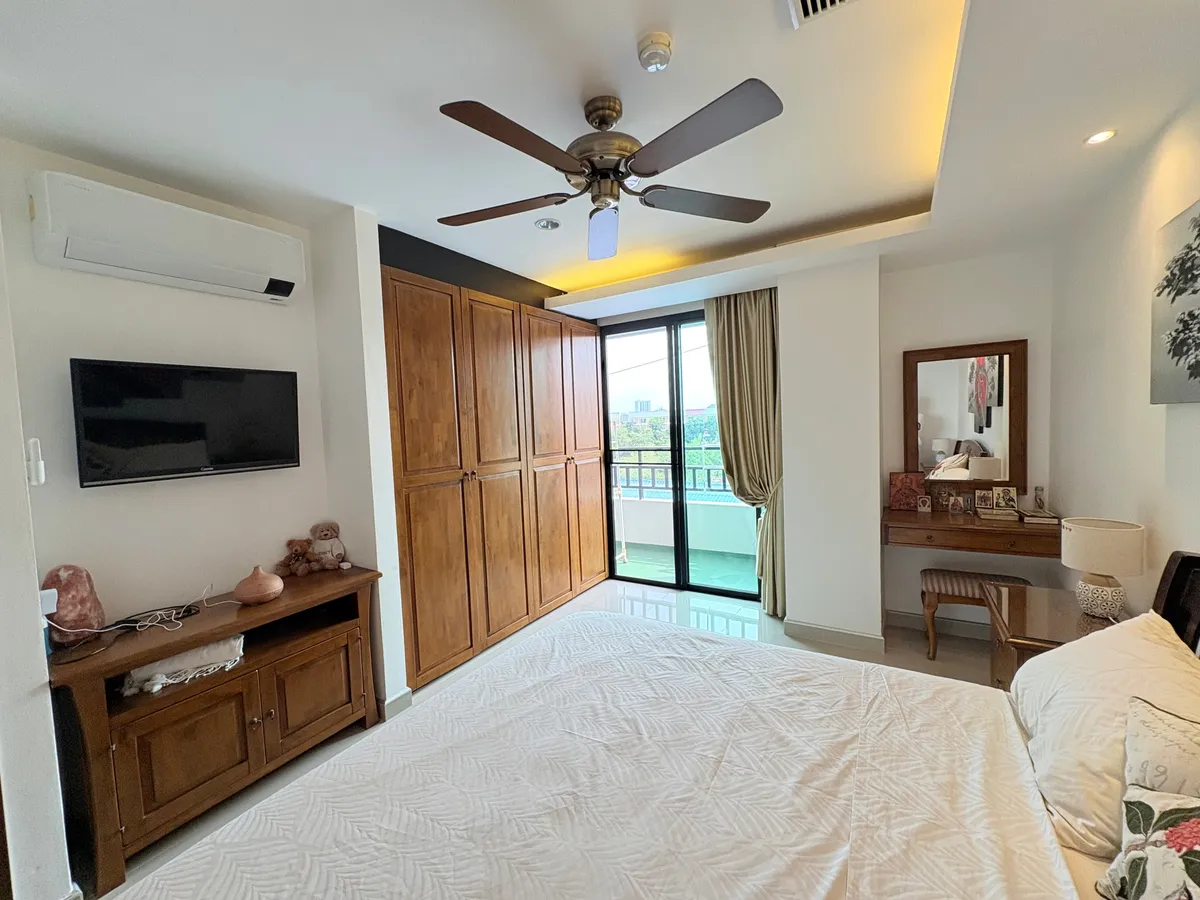 Large Renovated City View 1 Bed 1 Bath Condo In Central Pattaya photo 26