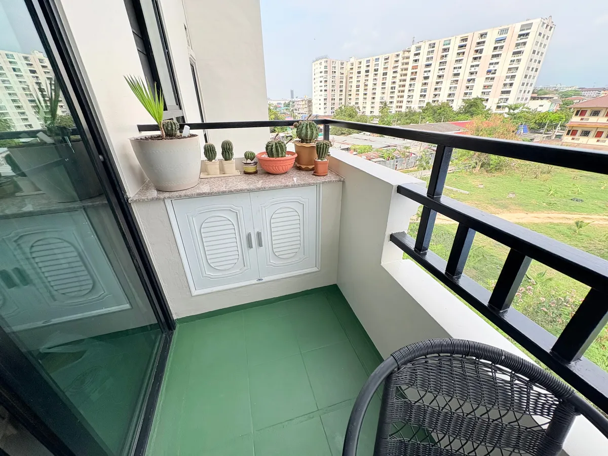 Large Renovated City View 1 Bed 1 Bath Condo In Central Pattaya photo 27