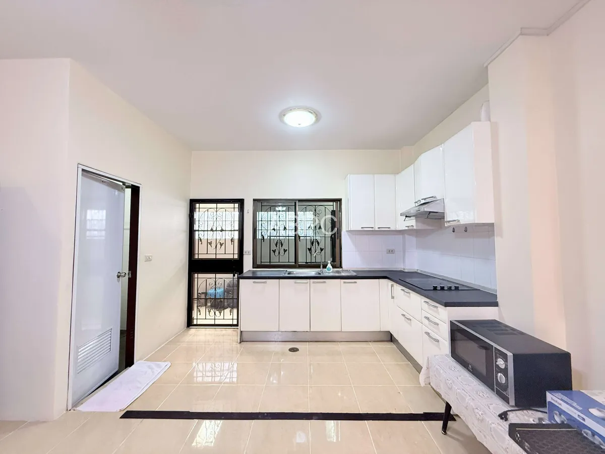 3 Bedroom House For Rent in Central Pattaya photo 13