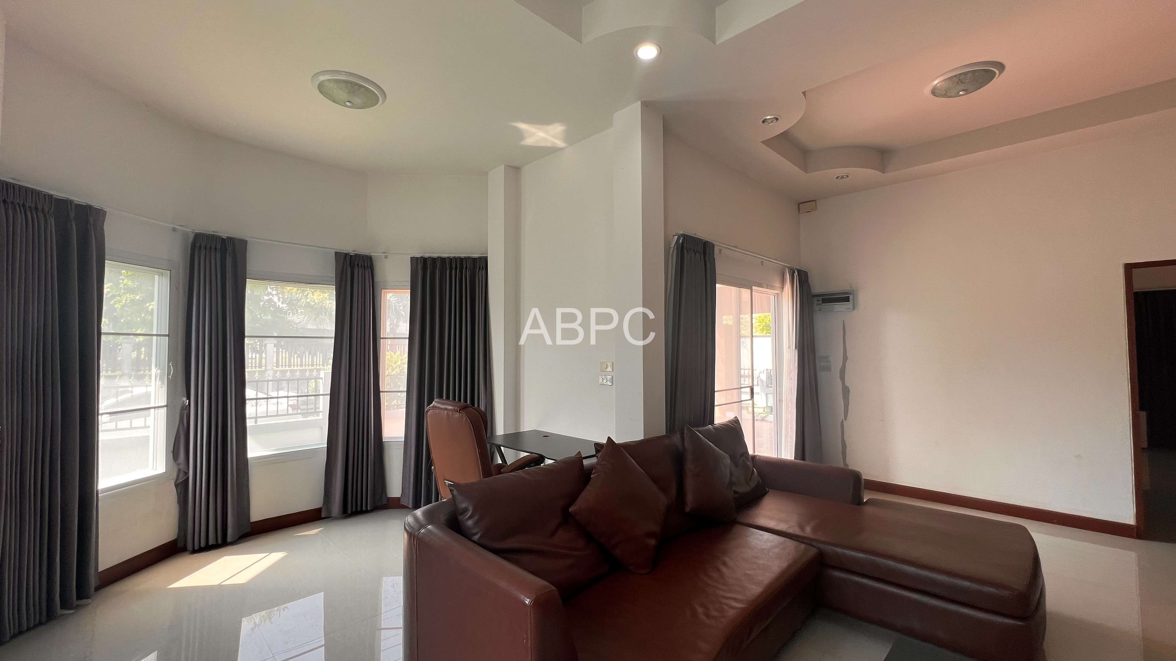 JUST IN Beautiful 3 Bedroom for Sale in secured Village photo 5