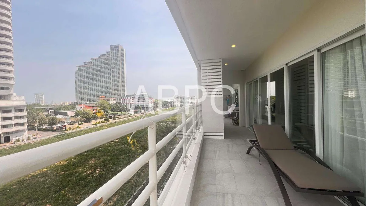 Beachfront 2 Bedroom Condo for Sale in Jomtien photo 2