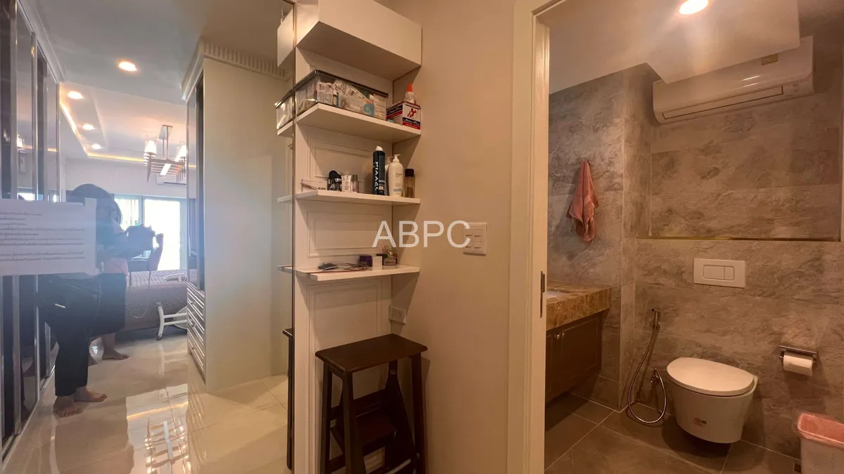 Beachfront 2 Bedroom Condo for Sale in Jomtien photo 11