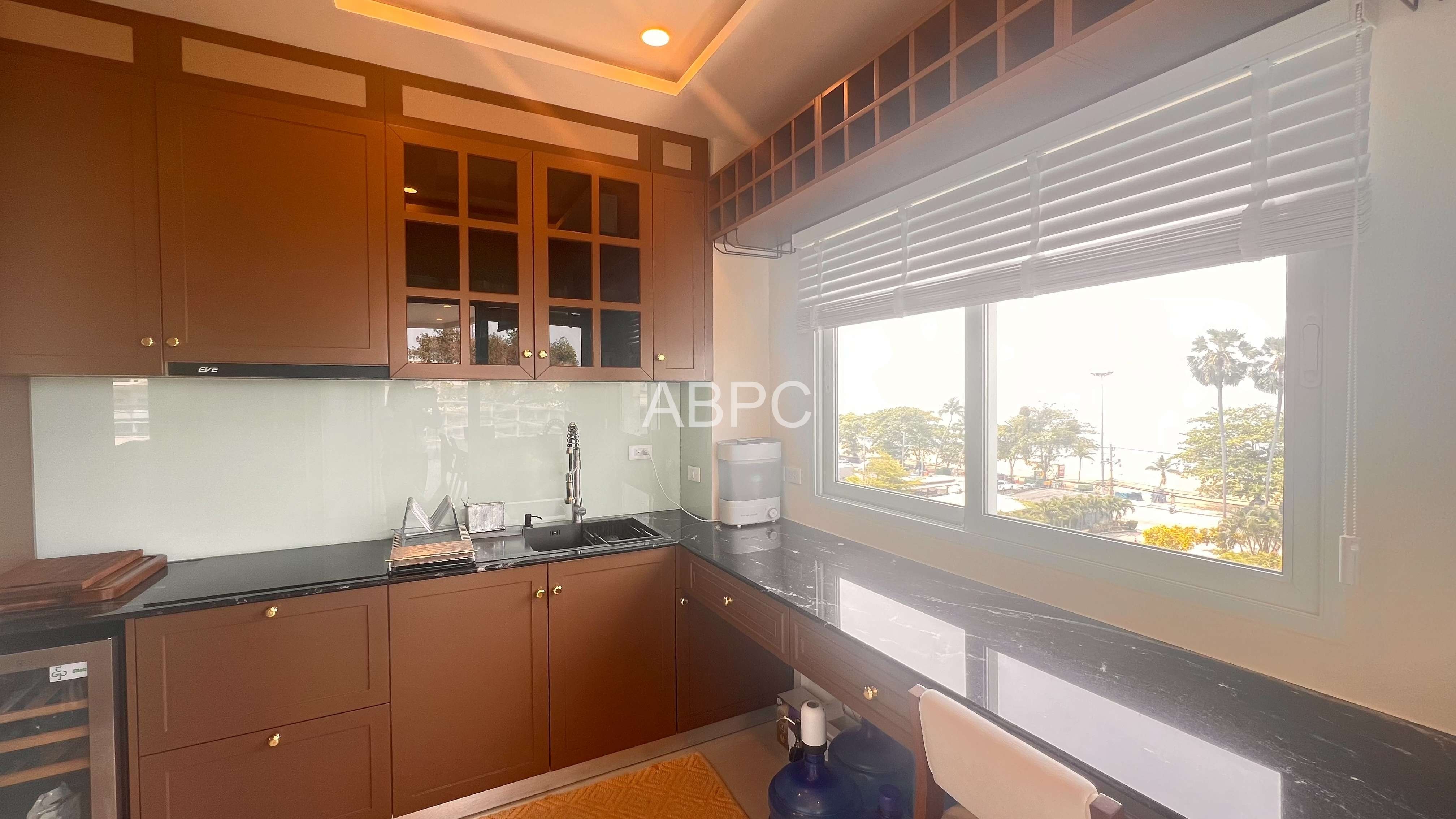 Beachfront 2 Bedroom Condo for Sale in Jomtien photo 3