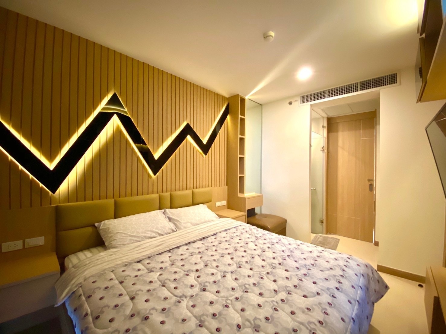 Ocean View Condo For Sale and Rent in Jomtien - The Riviera Jomtien photo 23