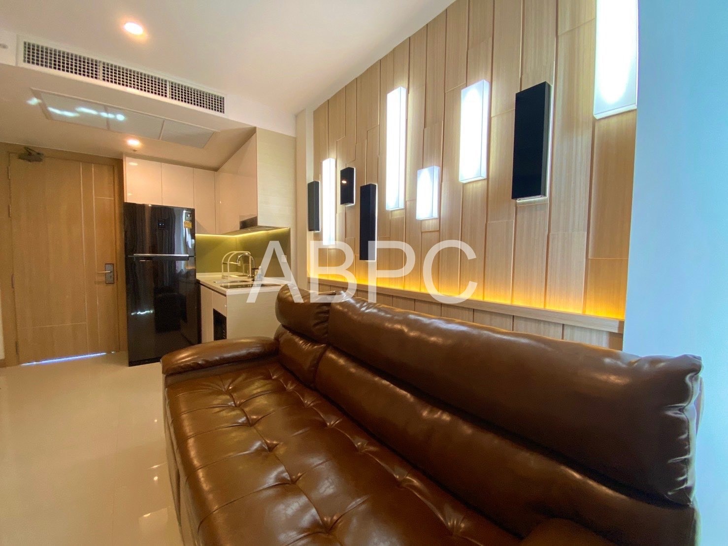 Ocean View Condo For Sale and Rent in Jomtien - The Riviera Jomtien photo 2