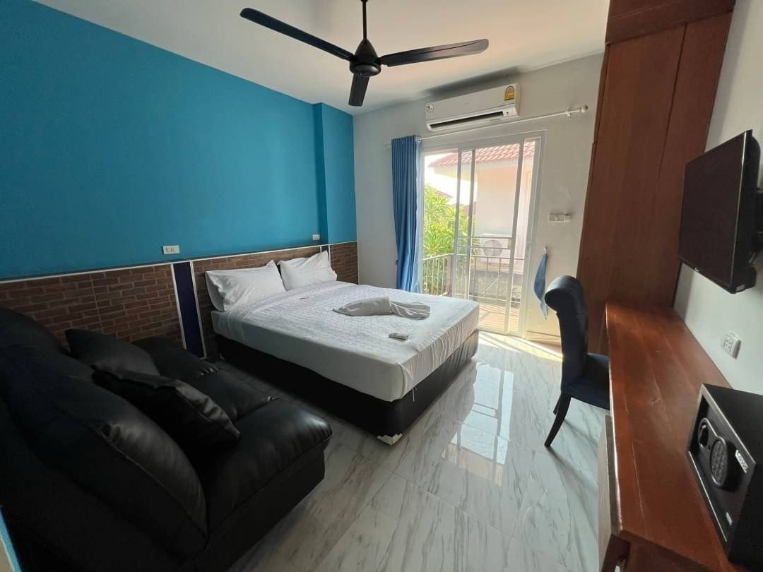 7 Bed 8 Bath Pool Villa In Jomtien photo 27