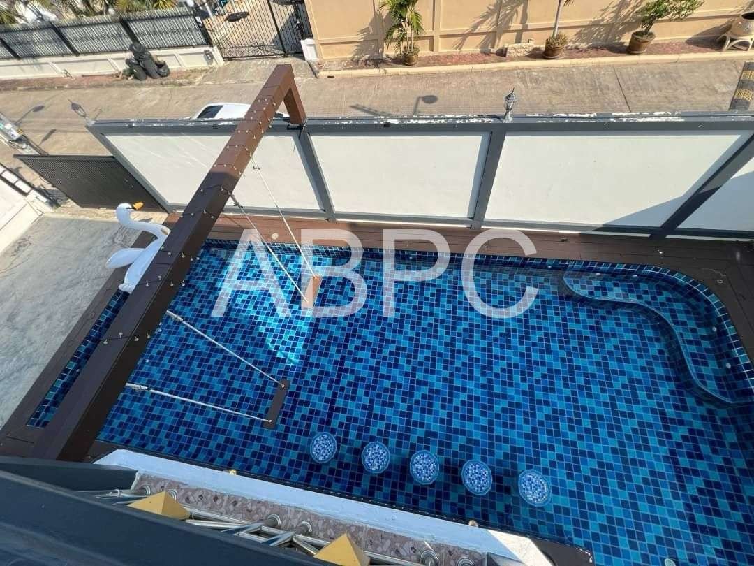 7 Bed 8 Bath Pool Villa In Jomtien photo 4