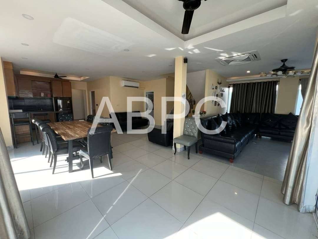 7 Bed 8 Bath Pool Villa In Jomtien photo 2