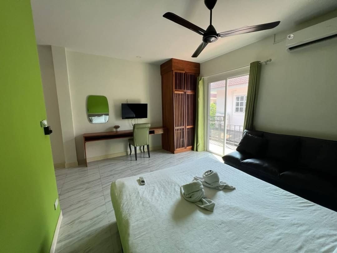 7 Bed 8 Bath Pool Villa In Jomtien photo 25