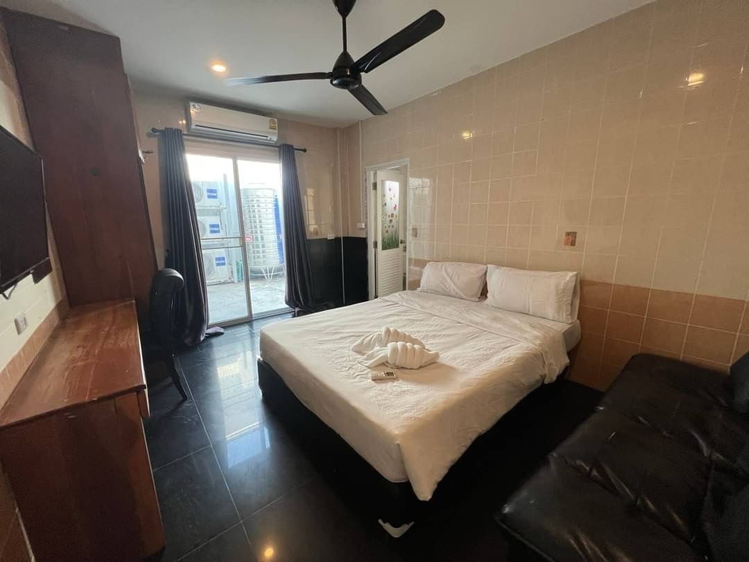 7 Bed 8 Bath Pool Villa In Jomtien photo 18