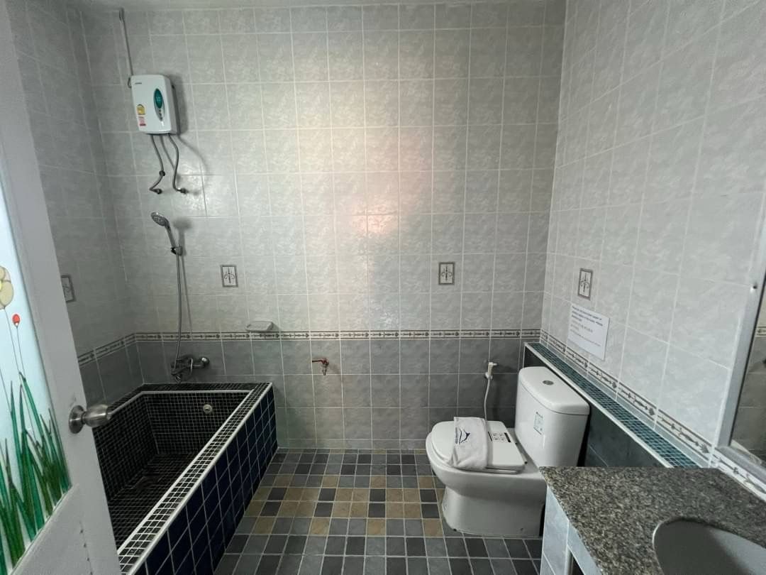 7 Bed 8 Bath Pool Villa In Jomtien photo 24