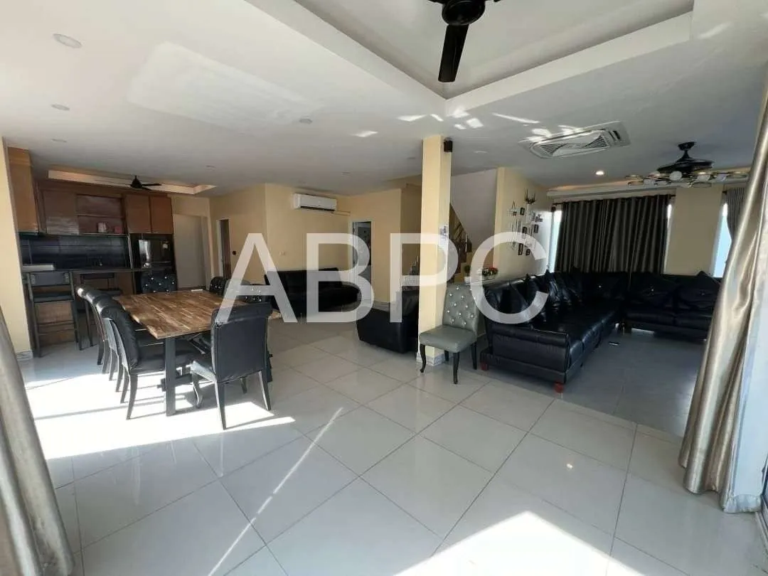 7 Bed 8 Bath Pool Villa In Jomtien photo 2