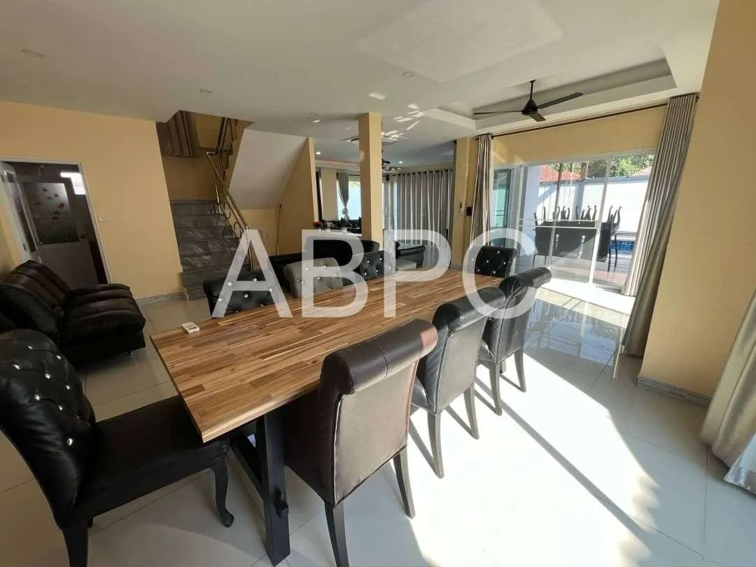 7 Bed 8 Bath Pool Villa In Jomtien photo 11