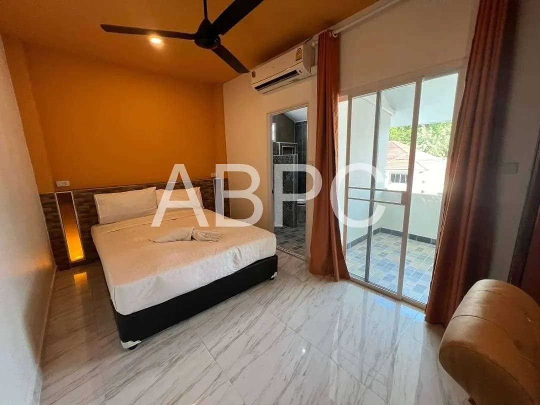 7 Bed 8 Bath Pool Villa In Jomtien photo 3