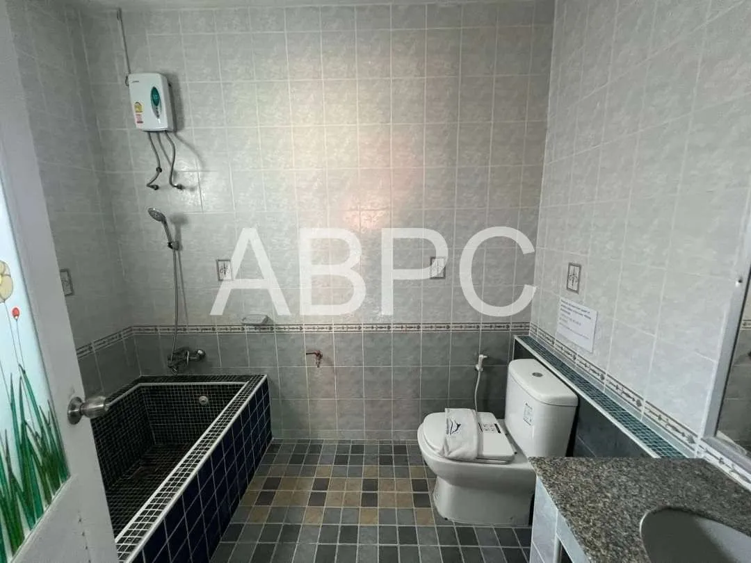 7 Bed 8 Bath Pool Villa In Jomtien photo 5
