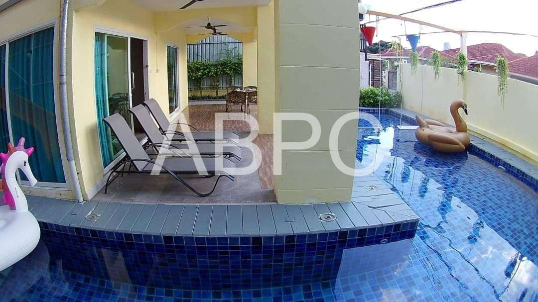 7 Bed 8 Bath Pool Villa In Jomtien