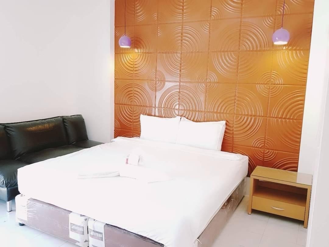 7 Bed 8 Bath Pool Villa In Jomtien photo 27