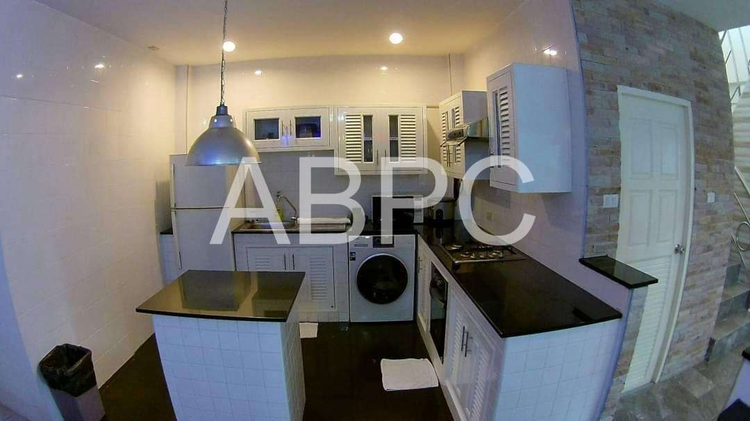 7 Bed 8 Bath Pool Villa In Jomtien photo 3