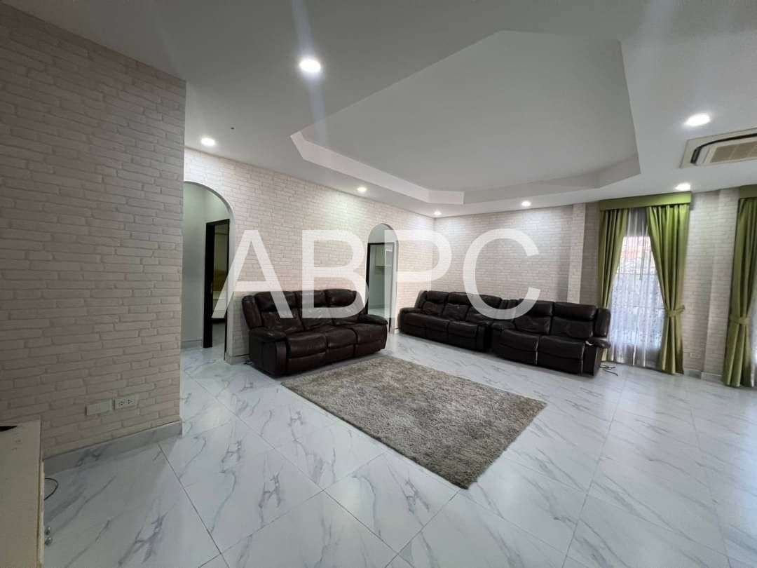 4 Bed 5 Bath Pool Villa In East Pattaya photo 7