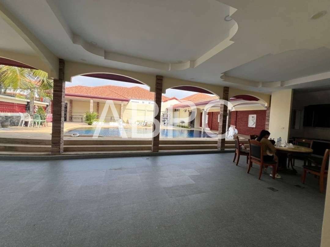 4 Bed 5 Bath Pool Villa In East Pattaya photo 6