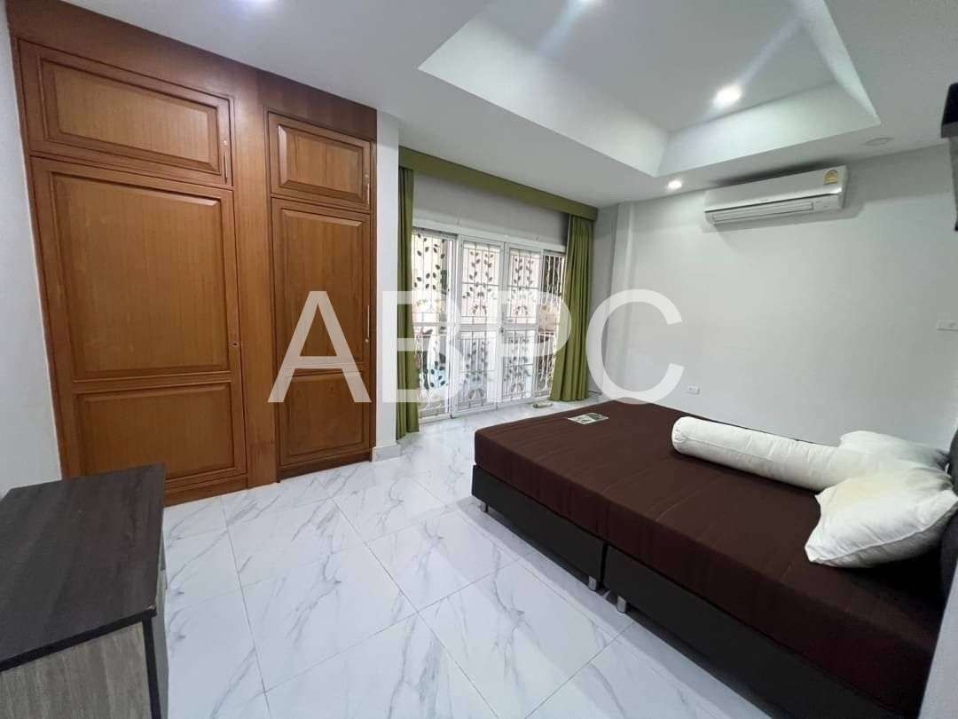 4 Bed 5 Bath Pool Villa In East Pattaya photo 3