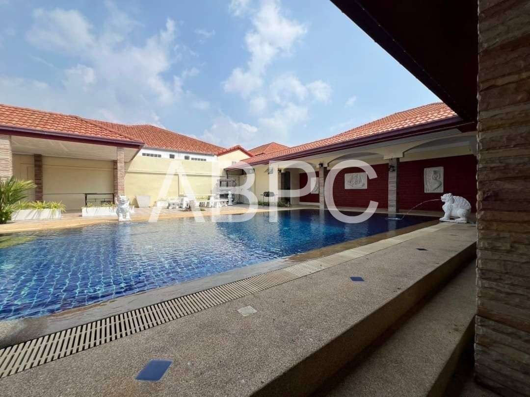 4 Bed 5 Bath Pool Villa In East Pattaya photo 14